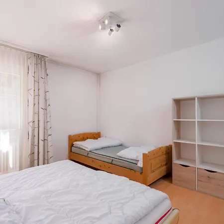 Bright 2br With Parking And Balcony アパート *