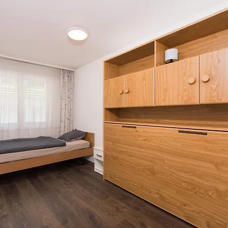 Bright 2br With Parking And Balcony アパート *